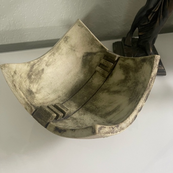 Beautiful & unique handmade bowl Use to display decorative accents on a tabletop - Picture 8 of 8